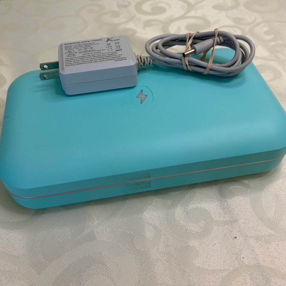 Phonesoap 3 UV Cell Phone Sanitizer Dual aqua phone charger box